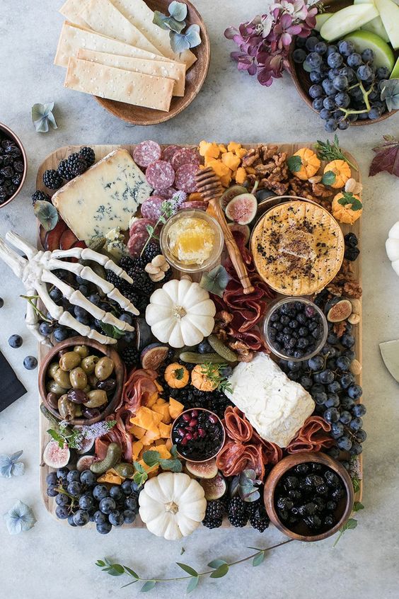 20+ DIY Halloween decorating ideas in 2021 (Cheap Hacks)